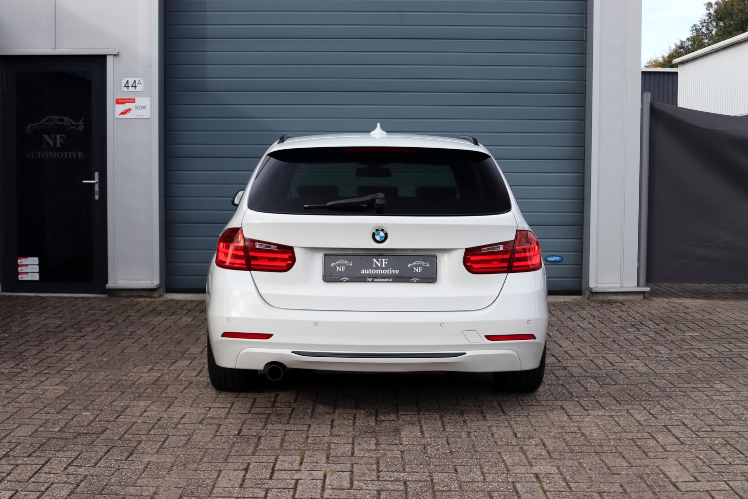 BMW-320i-Touring-F31-2014-006.JPG