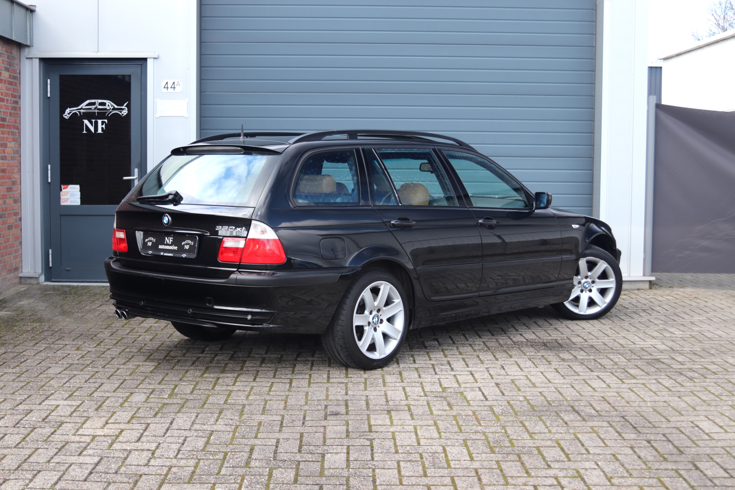 BMW-330Xi-Touring-E46-2004-19NXVH-017.JPG