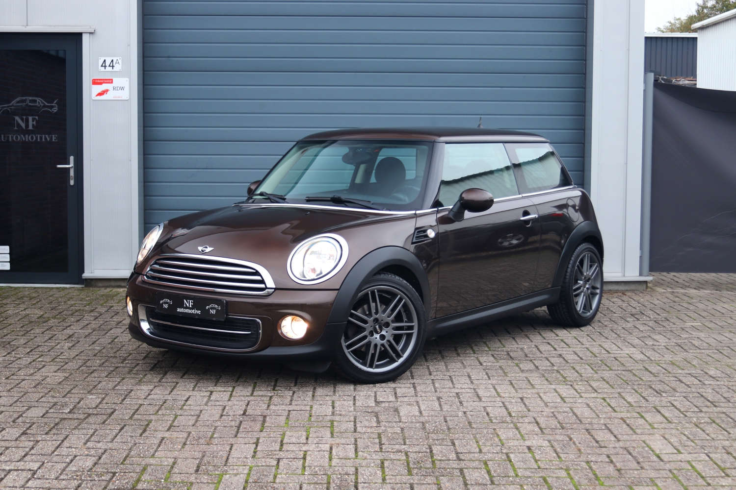 MINI-Cooper-LCI-2011-P806JV-2-001.JPG