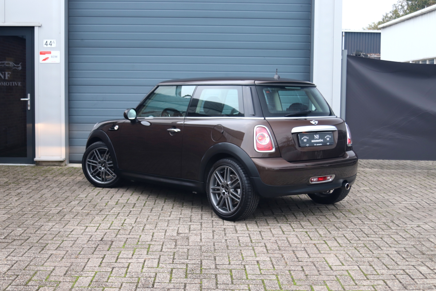 MINI-Cooper-LCI-2011-P806JV-2-004.JPG