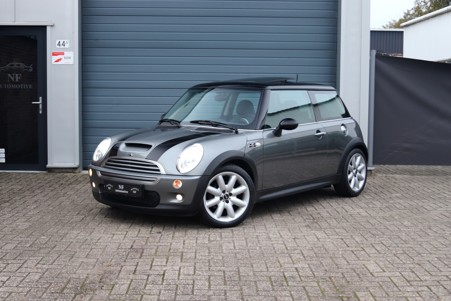 MINI-Cooper-S-R53-2003-5625-001.JPG