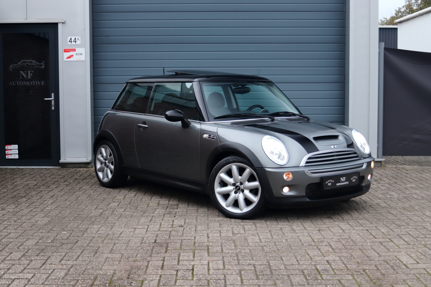 MINI-Cooper-S-R53-2003-5625-010.JPG