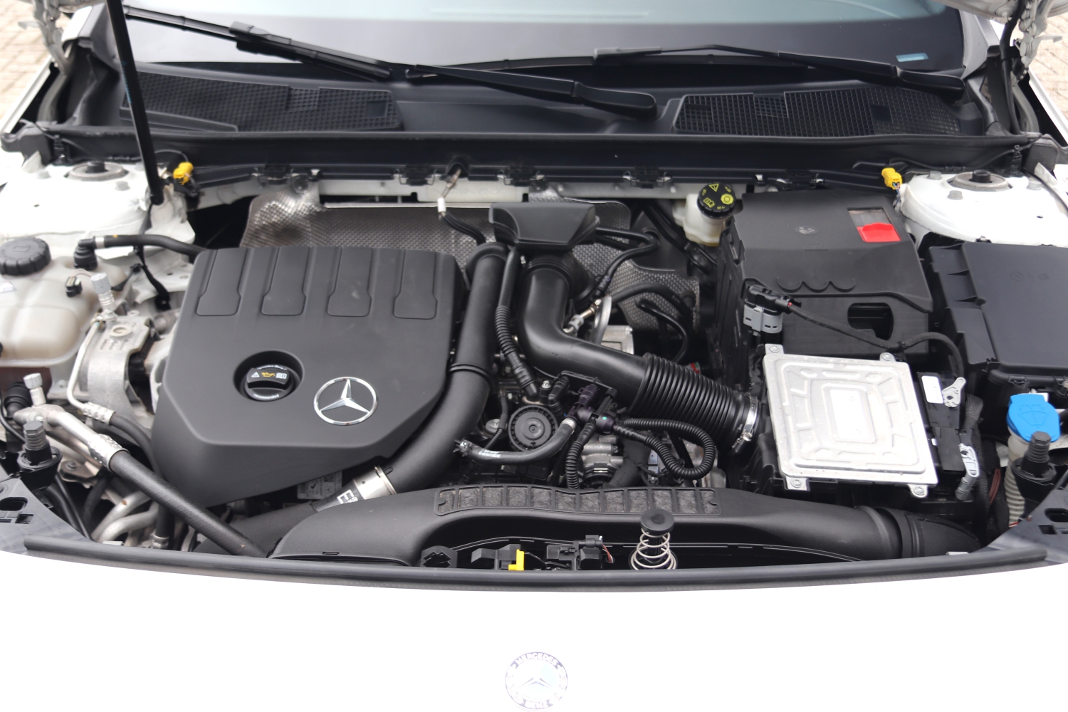 Mercedes-Benz-A180-W177-T615KJ-025.JPG