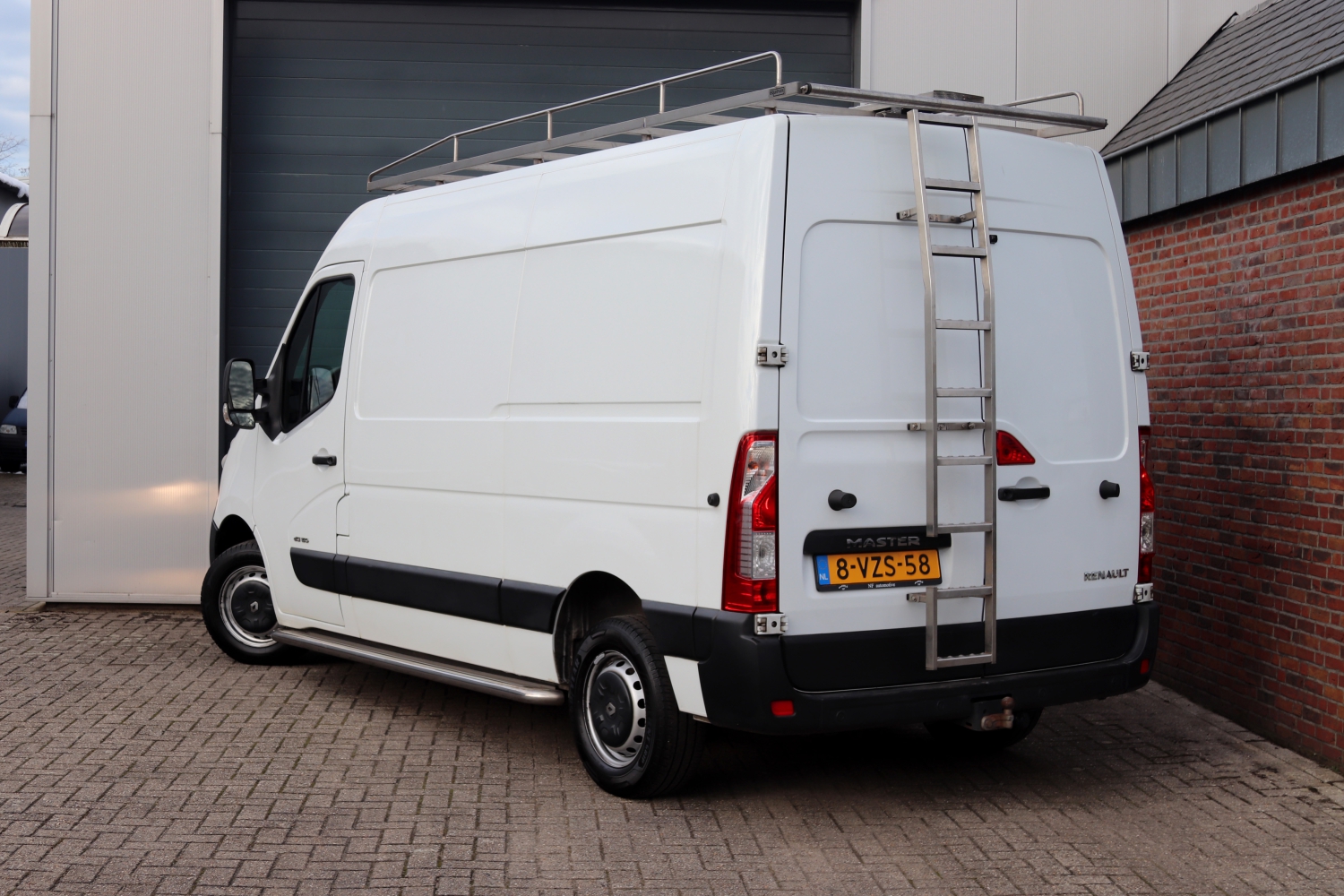 Renault-Master-L2H2-8VZS58-012.JPG