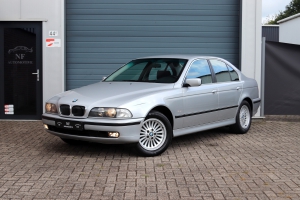 NF Automotive BMW-523i-Sedan-E39-1998-XDFZ77-001.JPG